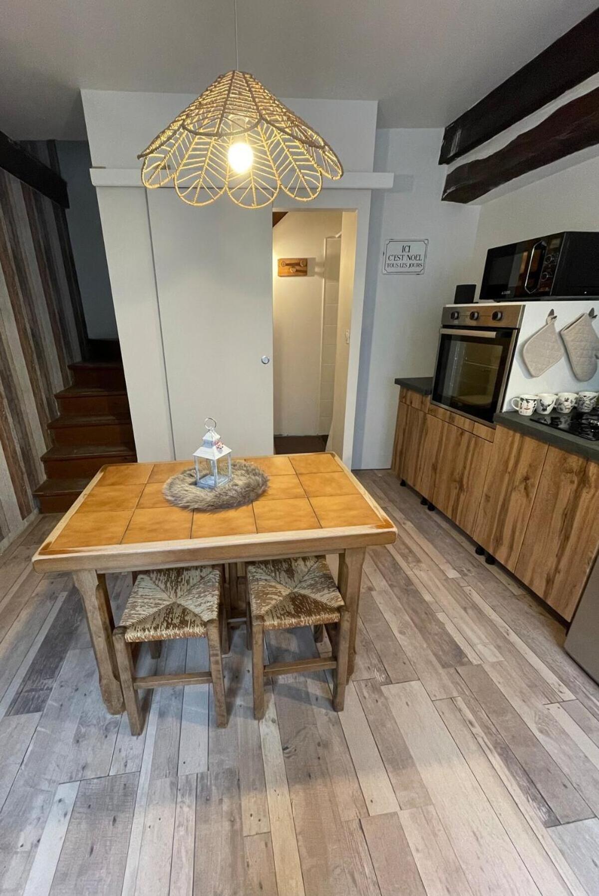 "La Petite Maison" Triplex Au Centre Ville - Les Terres Du Roy Avallon Zewnętrze zdjęcie