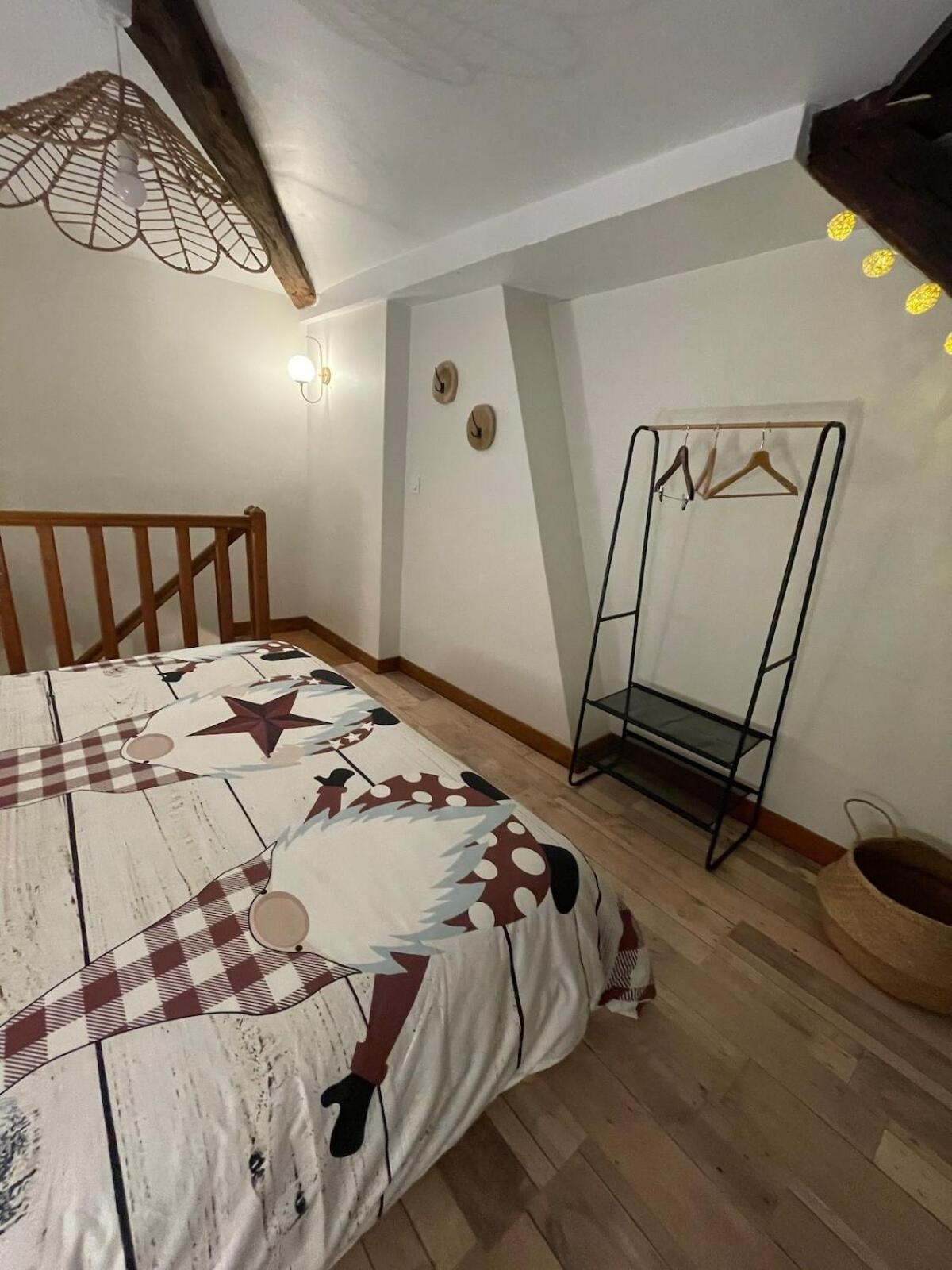 "La Petite Maison" Triplex Au Centre Ville - Les Terres Du Roy Avallon Zewnętrze zdjęcie