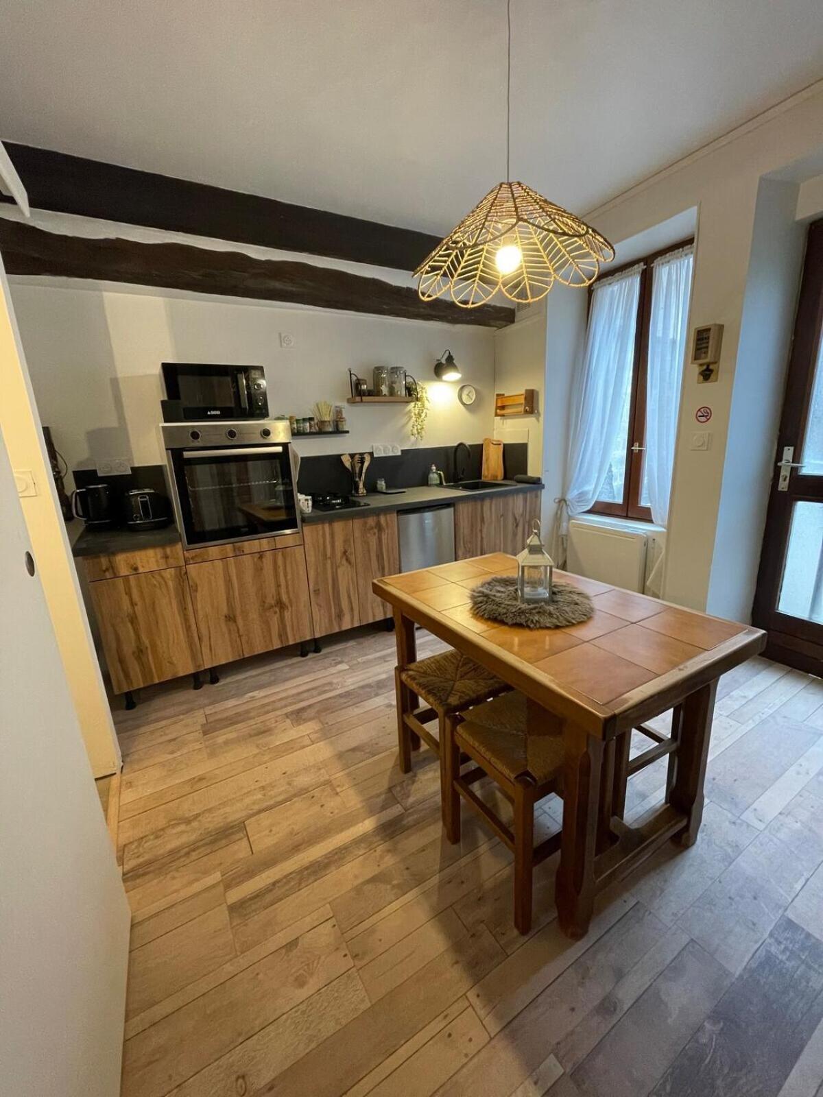"La Petite Maison" Triplex Au Centre Ville - Les Terres Du Roy Avallon Zewnętrze zdjęcie